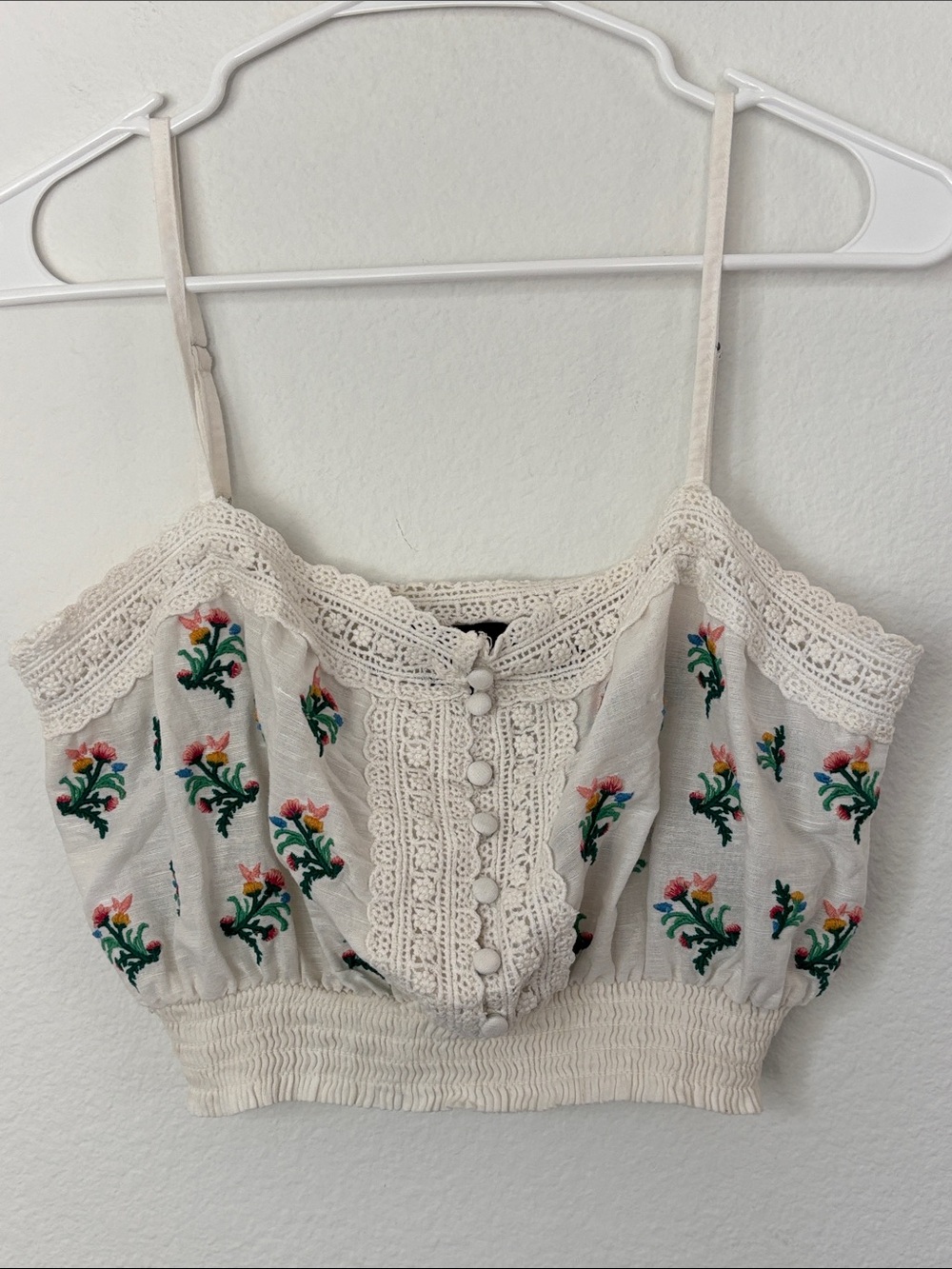 Forever 21 Cream Embroidered Floral Lace-Trim Cropped Camisole Smocked Buttons